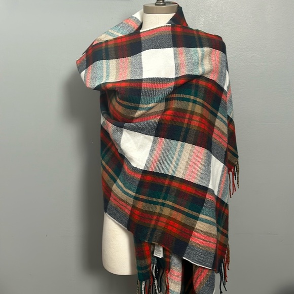 J crew plaid rectangular scarf with fringes - gently used - Picture 4 of 16